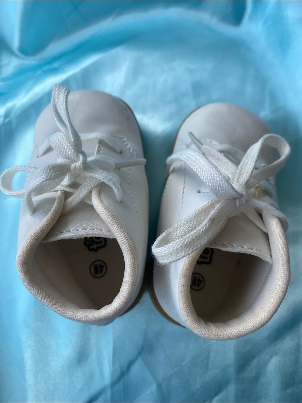 Teeny Toes Classic White Kids Lace-Up Shoes